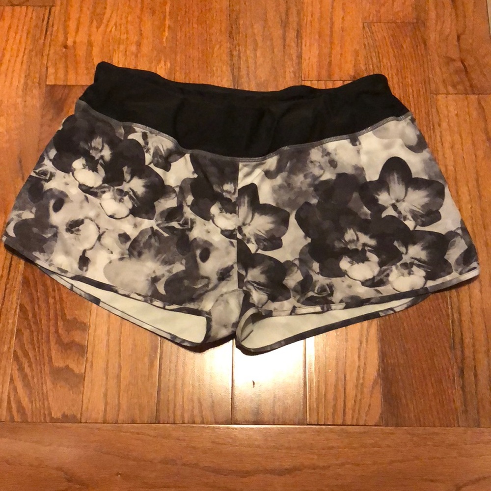 MPG flower shorts with pink accents